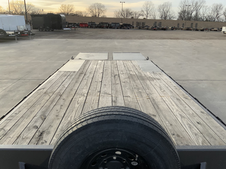 Used 2023 Diamond C Trailers DEC 207 25' Deckover Trailer