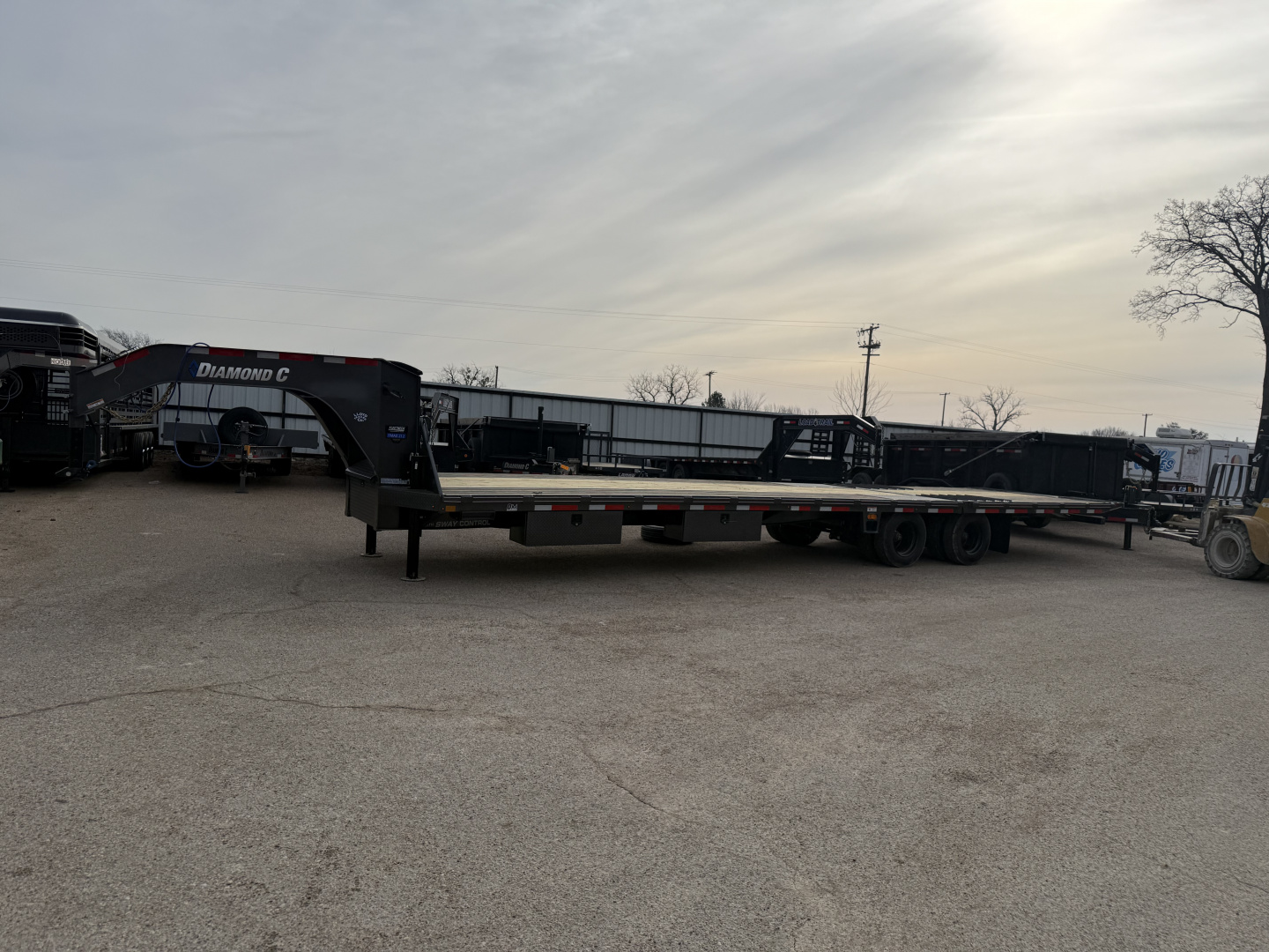 New 2026 Diamond C Trailers FMAX212 35X102 HYD Gooseneck Bodies