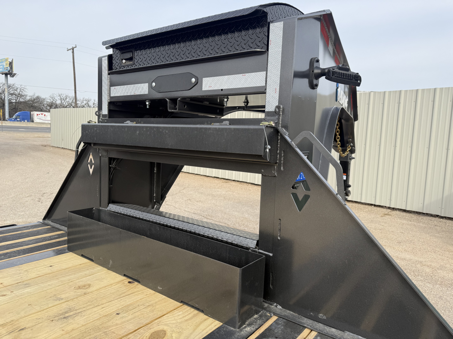 New 2026 Diamond C Trailers FMAX212 35X102 HYD Gooseneck Bodies