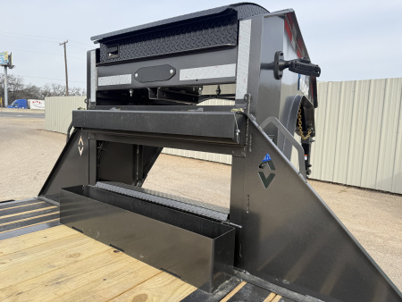 New 2026 Diamond C Trailers FMAX212 35X102 HYD Gooseneck Bodies