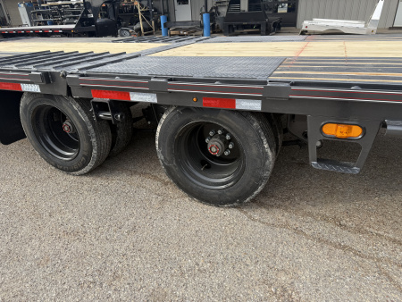 New 2026 Diamond C Trailers FMAX212 35X102 HYD Gooseneck Bodies