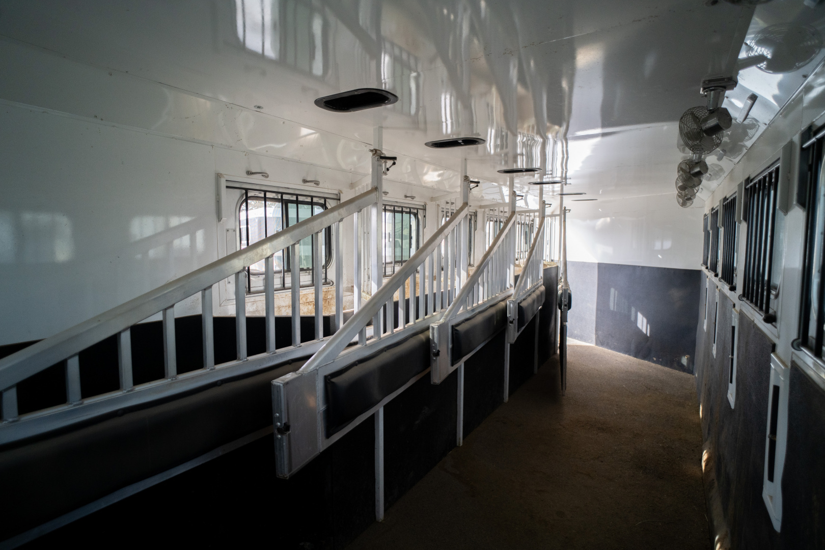 Used 2023 Trails West 6 Horse Gooseneck '23 Horse Trailer