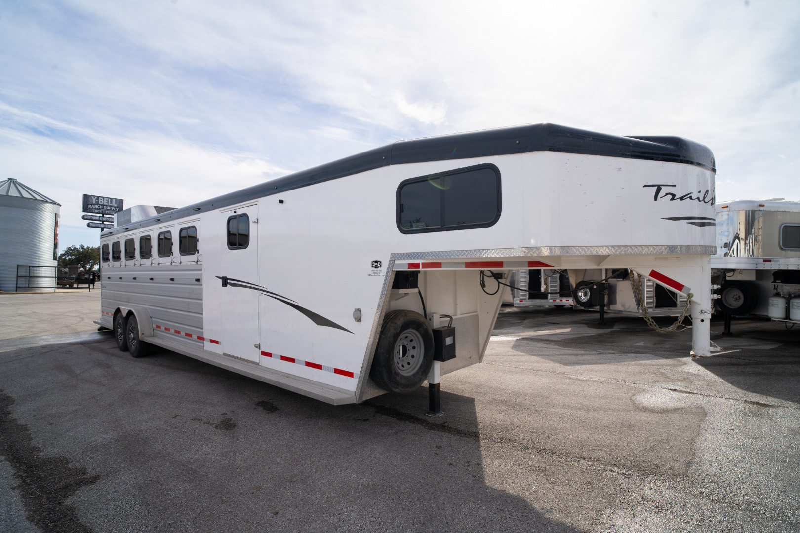 Used 2023 Trails West 6 Horse Gooseneck '23 Horse Trailer