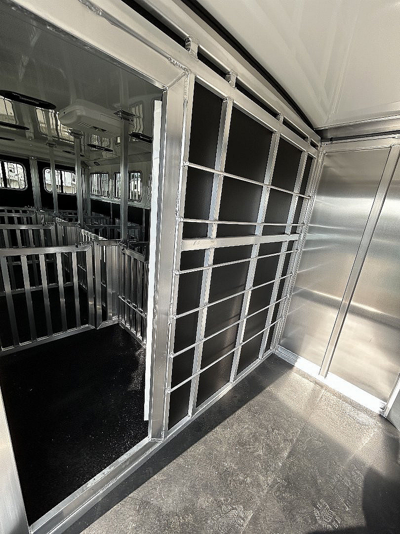 New 2026 Shadow 8 Pen Supreme Stock / Stock Combo Trailer