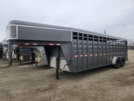 Used 2024 S&S Manufacturing 24' STOCK Stock / Stock Combo Trailer