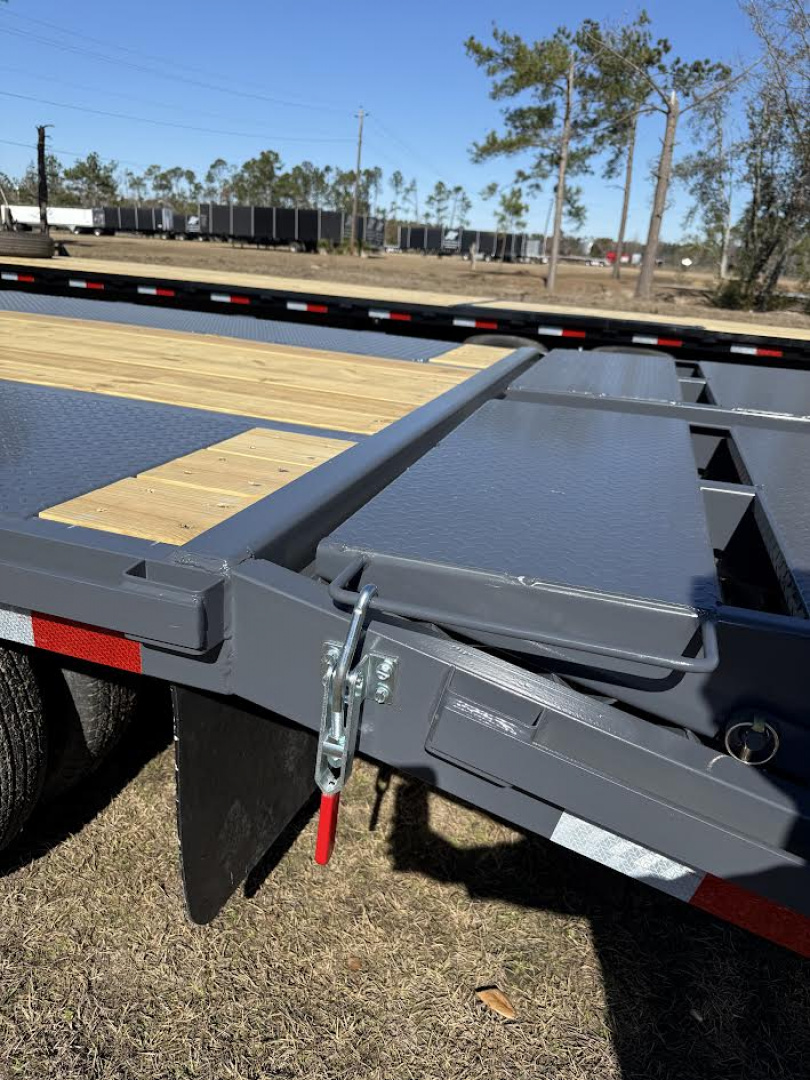 New 102"x30' Flatbed Gooseneck Trailer 10 Ton | Down to Earth Trailer