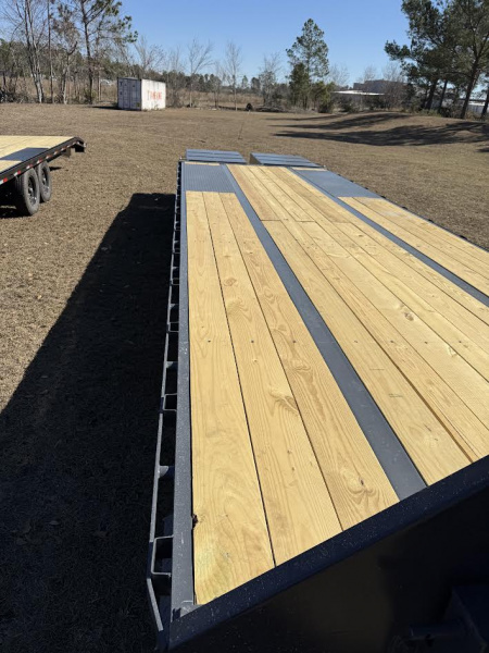 New 102"x30' Flatbed Gooseneck Trailer 10 Ton | Down to Earth Trailer
