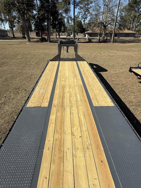 New 102"x30' Flatbed Gooseneck Trailer 10 Ton | Down to Earth Trailer