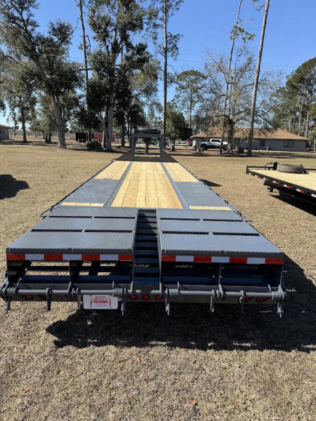 New 102"x30' Flatbed Gooseneck Trailer 10 Ton | Down to Earth Trailer
