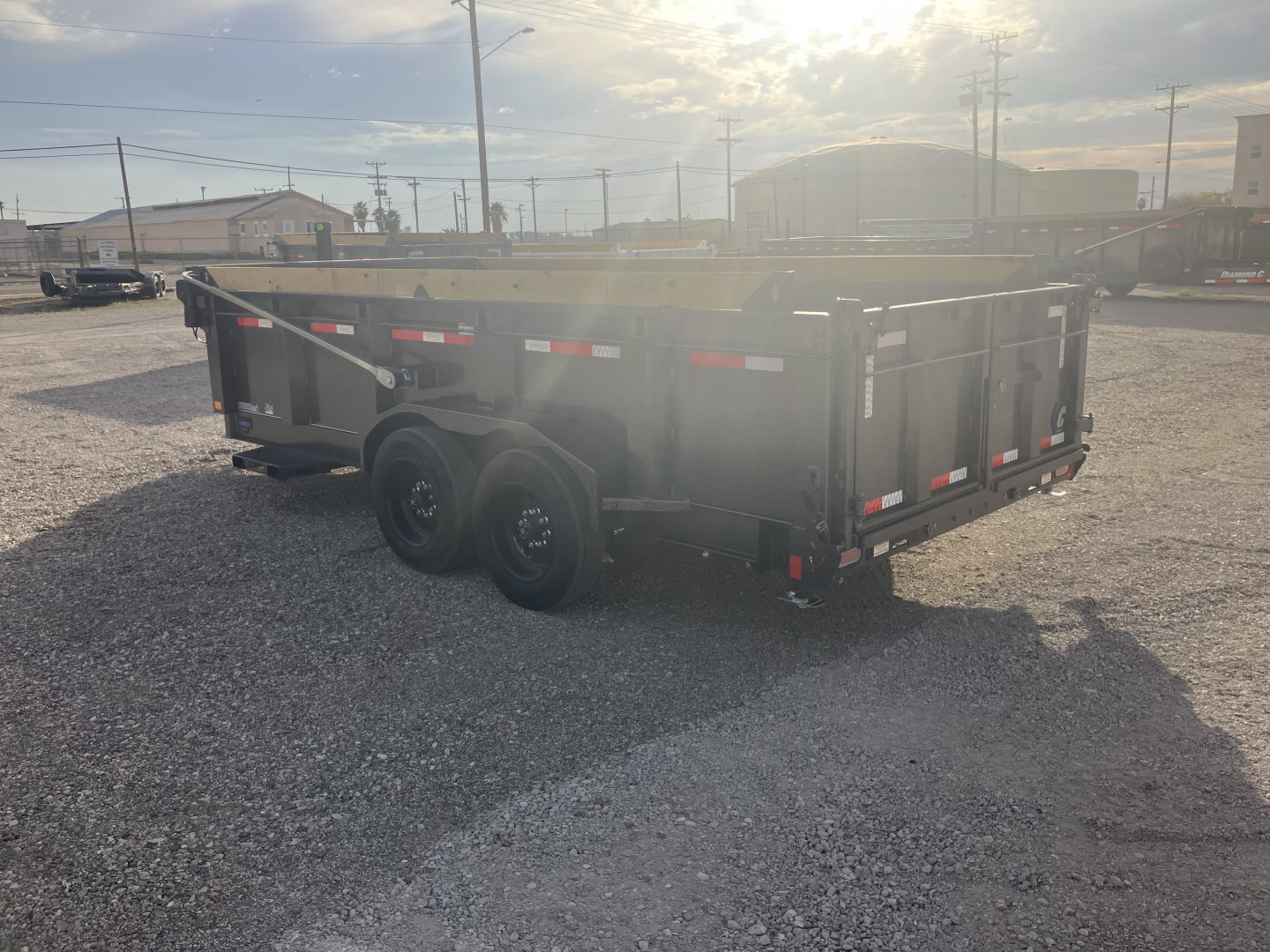 New 2026 Diamond C Trailers LPT 16X82X32 Dump Trailer