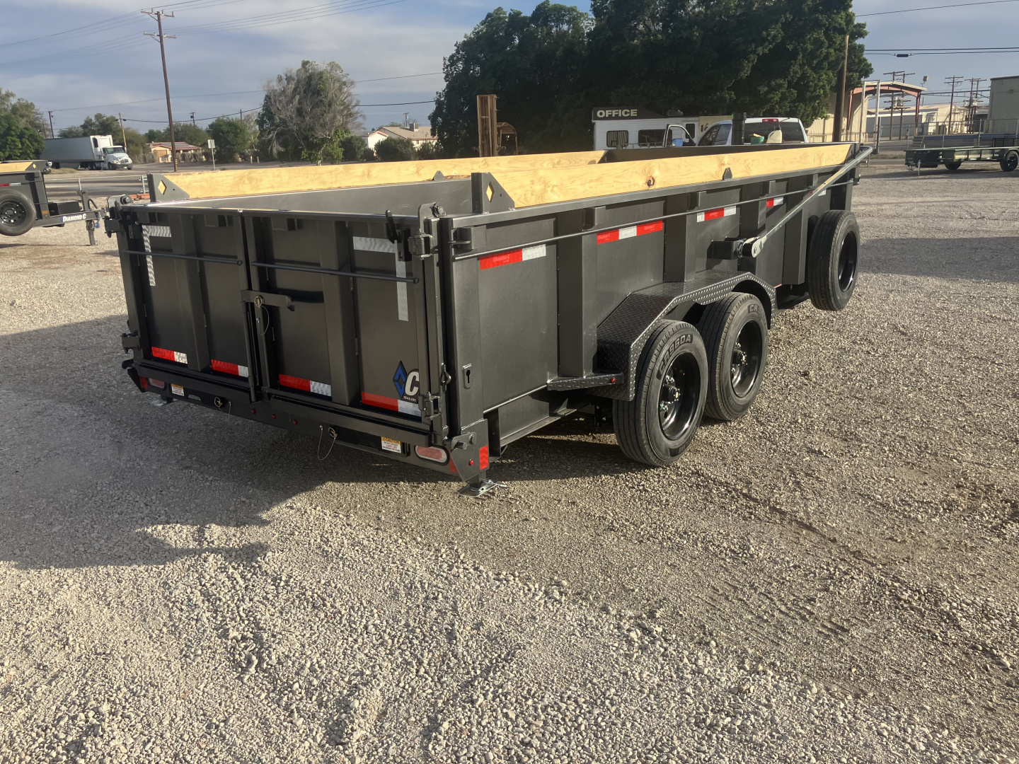 New 2026 Diamond C Trailers LPT 16X82X32 Dump Trailer