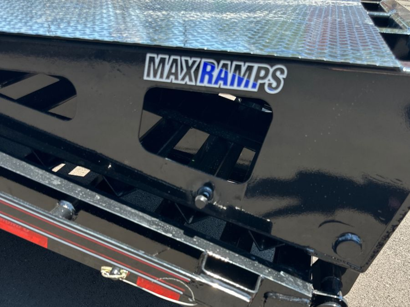 New 2023 Diamond C Trailers FMAX210MR 2.0 - PAC Flatbed Trailer