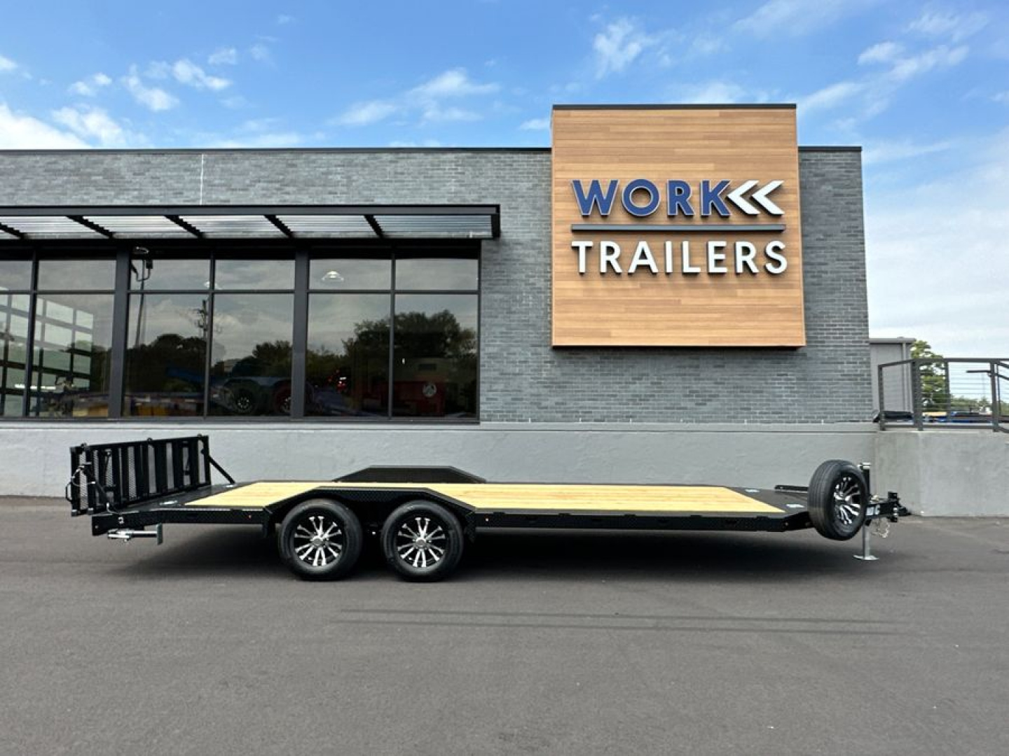New 2024 Diamond C Trailers GTF206 Car Hauler