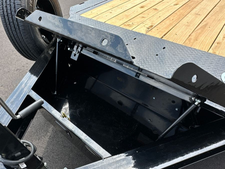 New 2024 Diamond C Trailers GTF206 Car Hauler