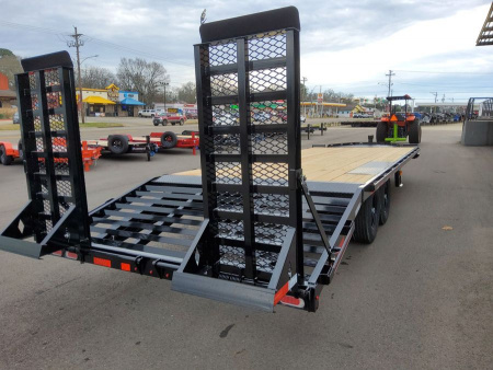 New 2025 Diamond C Trailers DEC207 Equipment Trailer