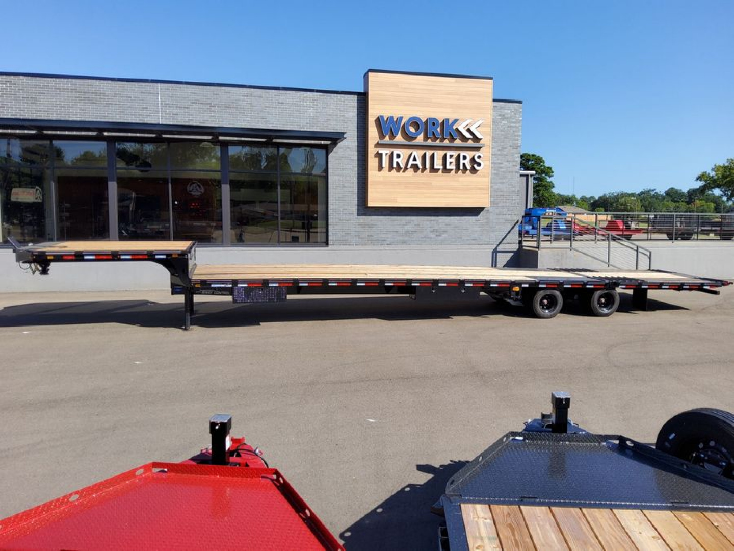 New 2025 Diamond C Trailers SDX216HDT 2.0 Flatbed Trailer