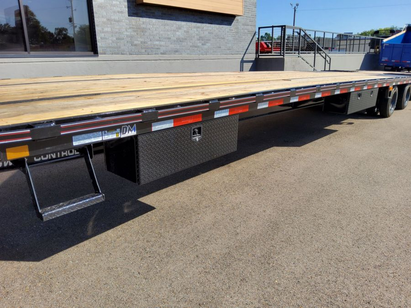New 2025 Diamond C Trailers SDX216HDT 2.0 Flatbed Trailer