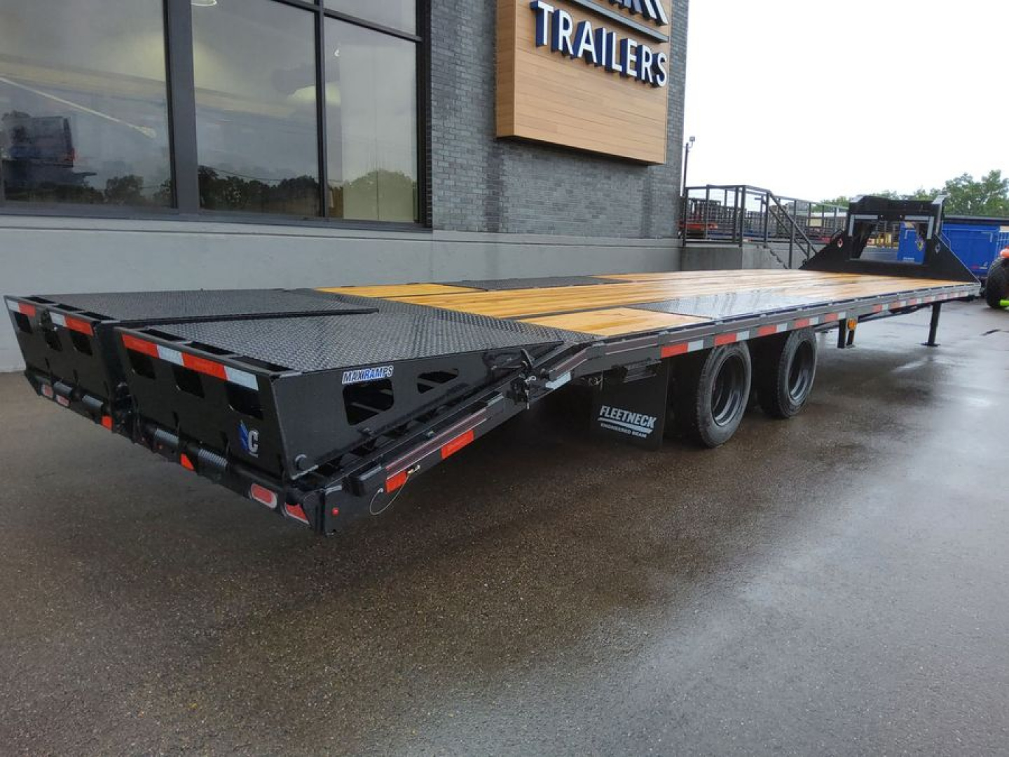 New 2025 Diamond C Trailers FMAX216MR/XDR 2.0 Flatbed Trailer