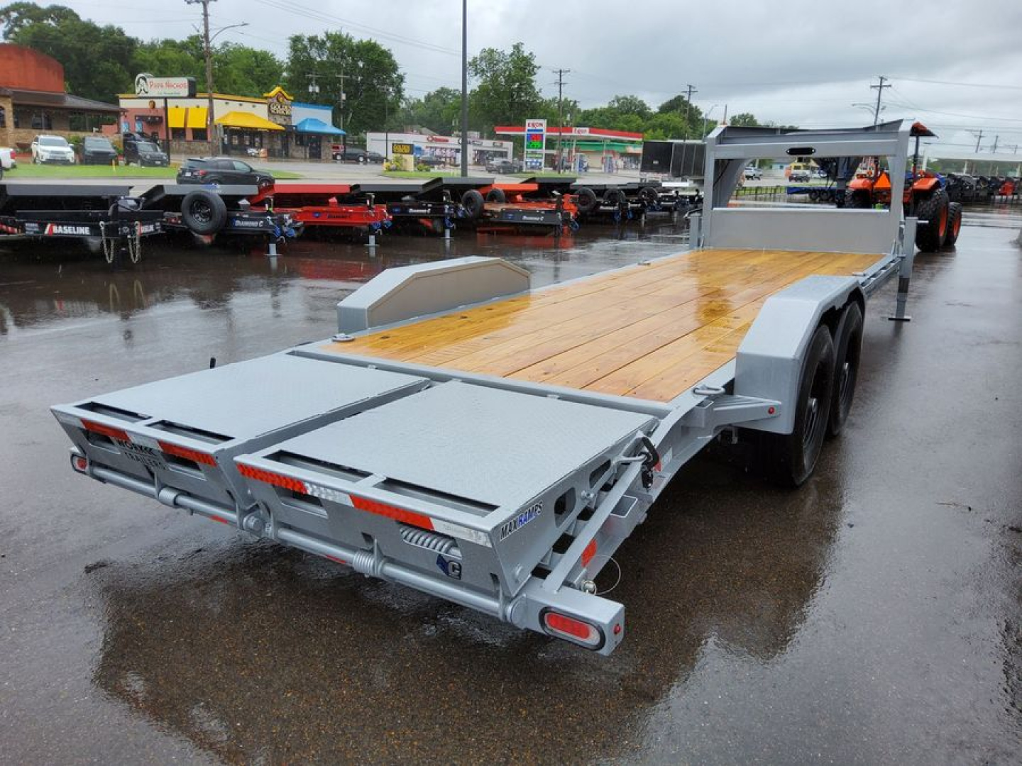 New 2025 Diamond C Trailers LPX207-GN - PACESET Equipment Trailer