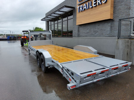 New 2025 Diamond C Trailers LPX207-GN - PACESET Equipment Trailer