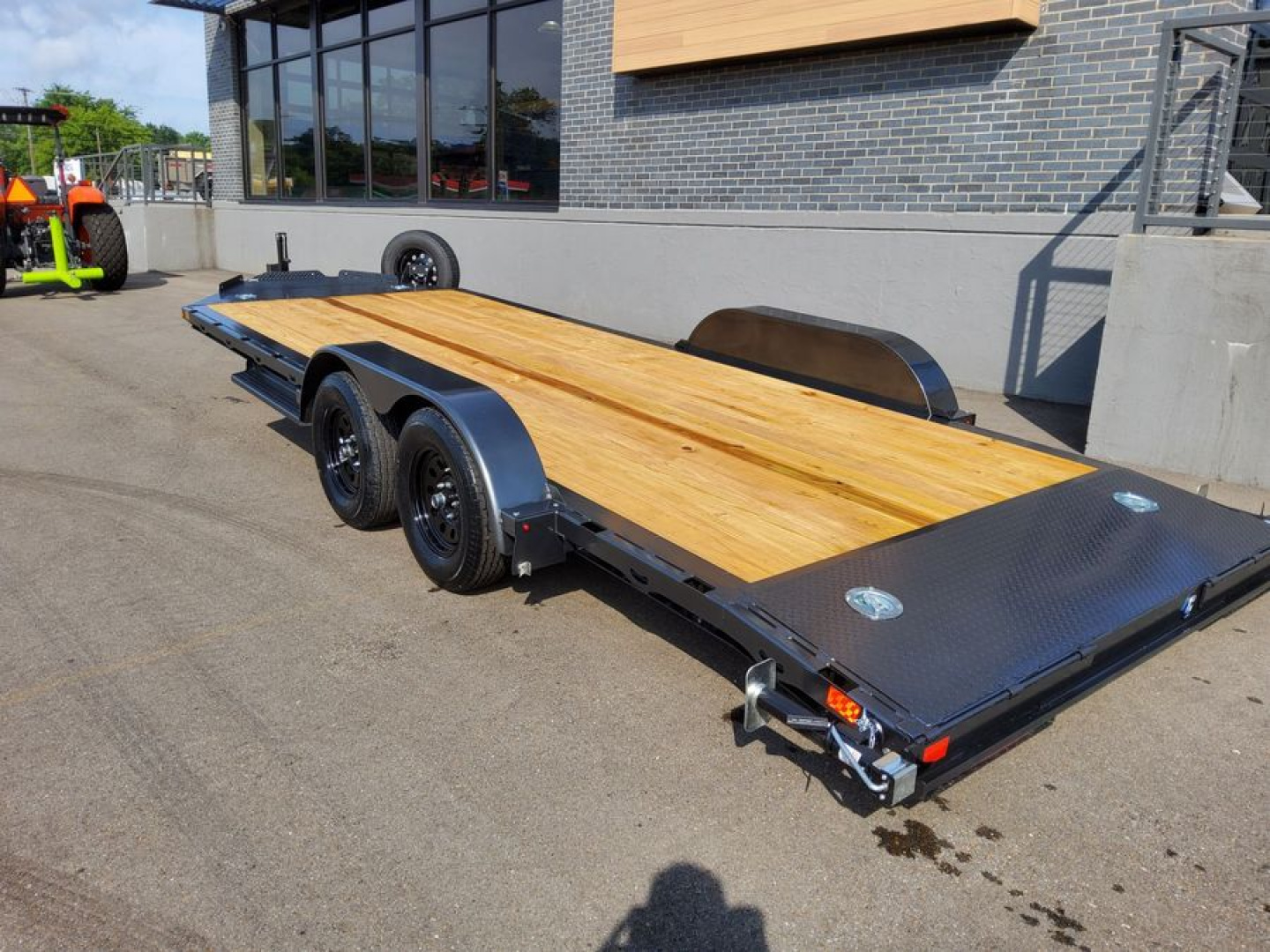 New 2025 Diamond C Trailers GTF235 Car Hauler