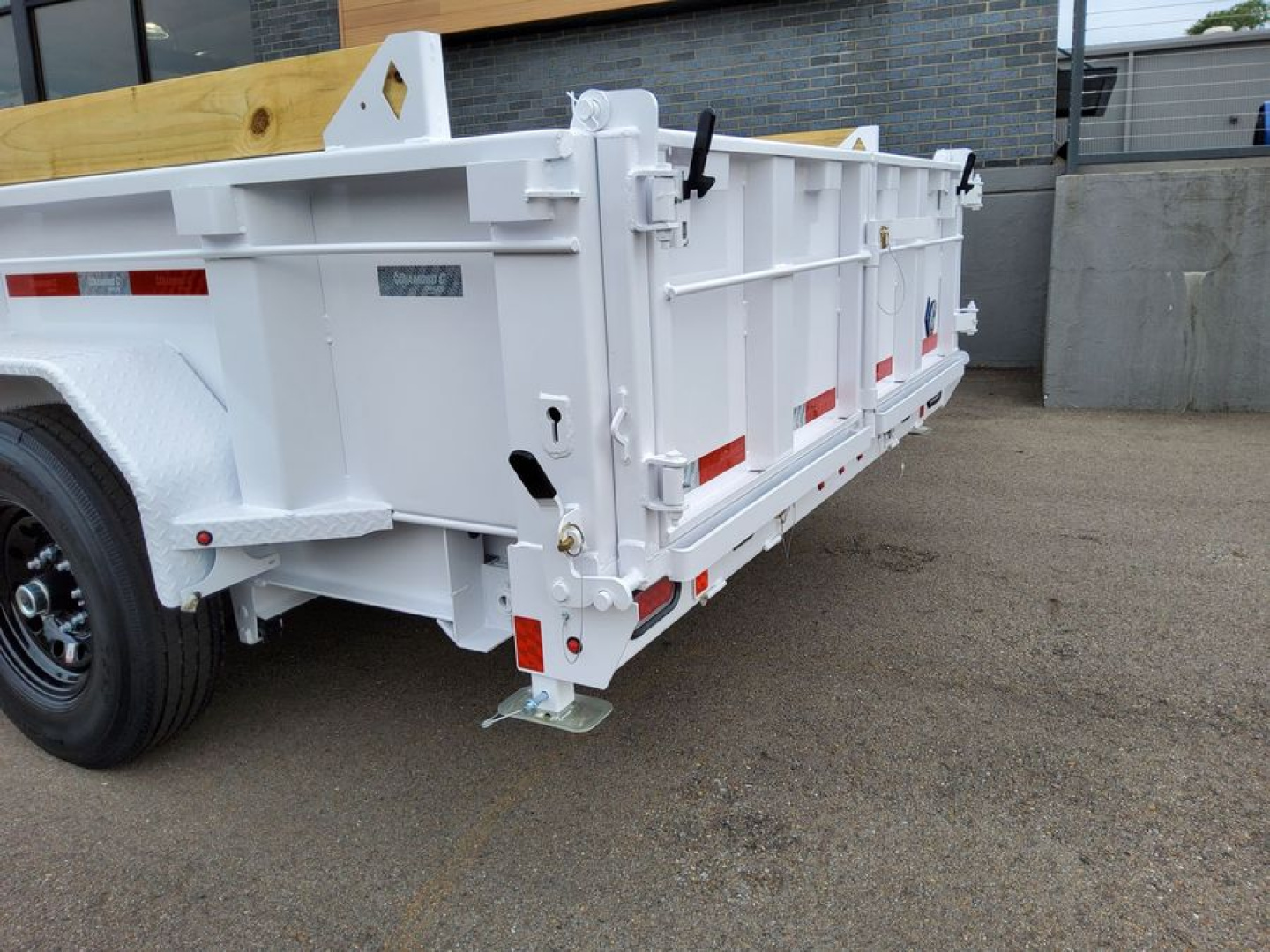 New 2026 Diamond C Trailers LPT207 Dump Trailer