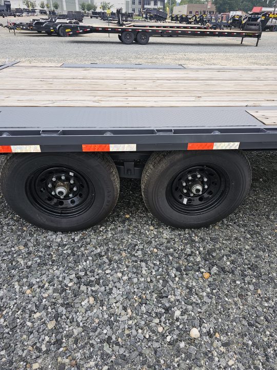 New 2026 Down to Earth 15.5K 25' GOOSENECK W/ DOVE AND FULL WIDTH RAMPS