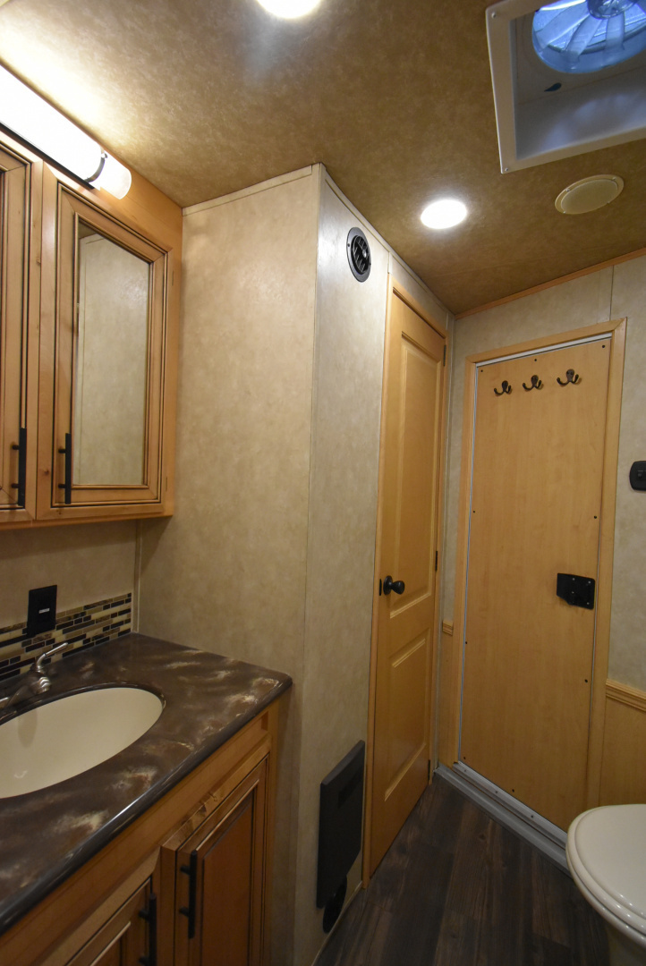 Used 2016 Bison Trailers Premiere Horse Trailer