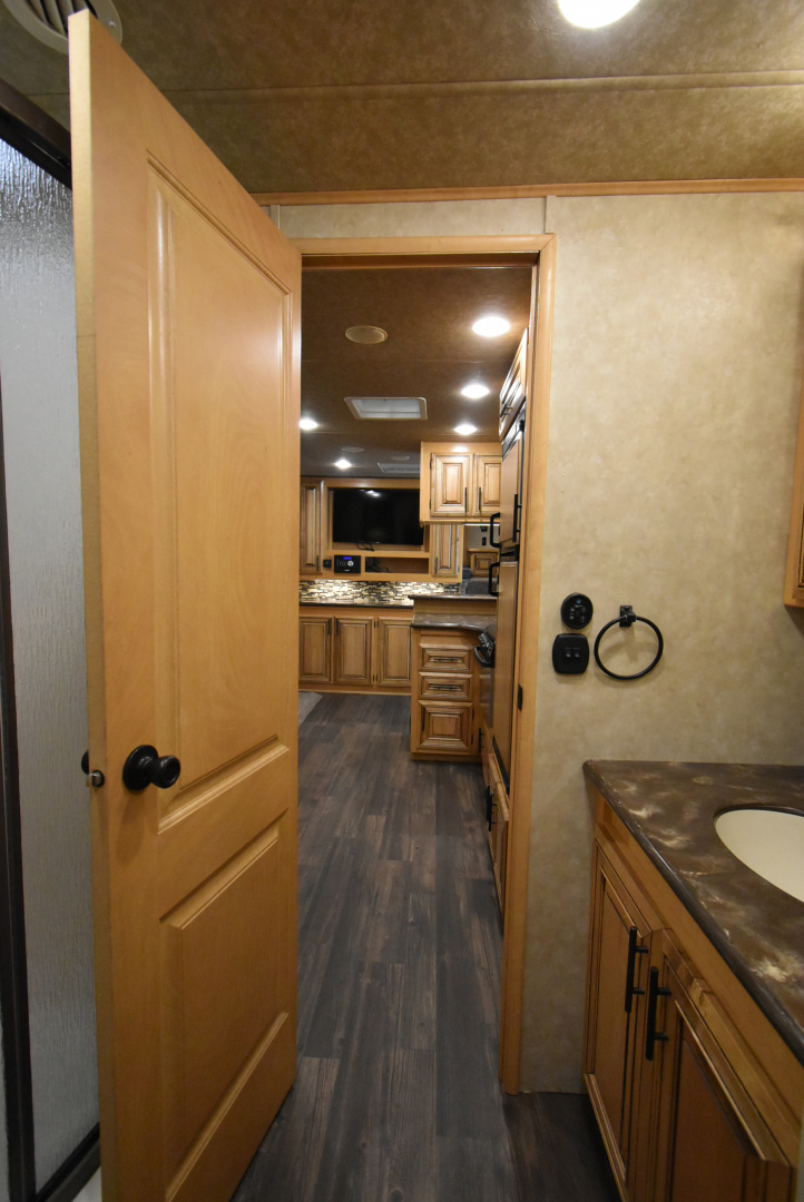 Used 2016 Bison Trailers Premiere Horse Trailer