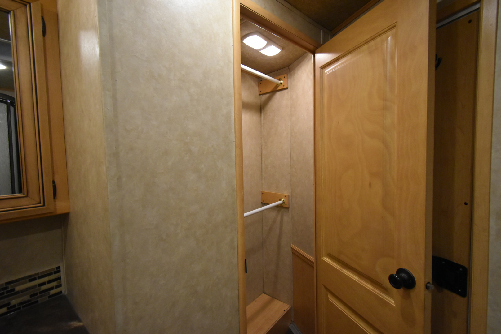 Used 2016 Bison Trailers Premiere Horse Trailer