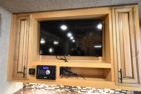 Used 2016 Bison Trailers Premiere Horse Trailer