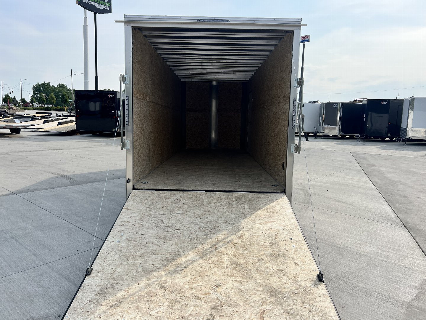 New 2026 Bighorn R&M 7x20+2’V 7K SUPERIOR QUALITY Contractor Model Rear Ramp Enclosed Cargo Trailer