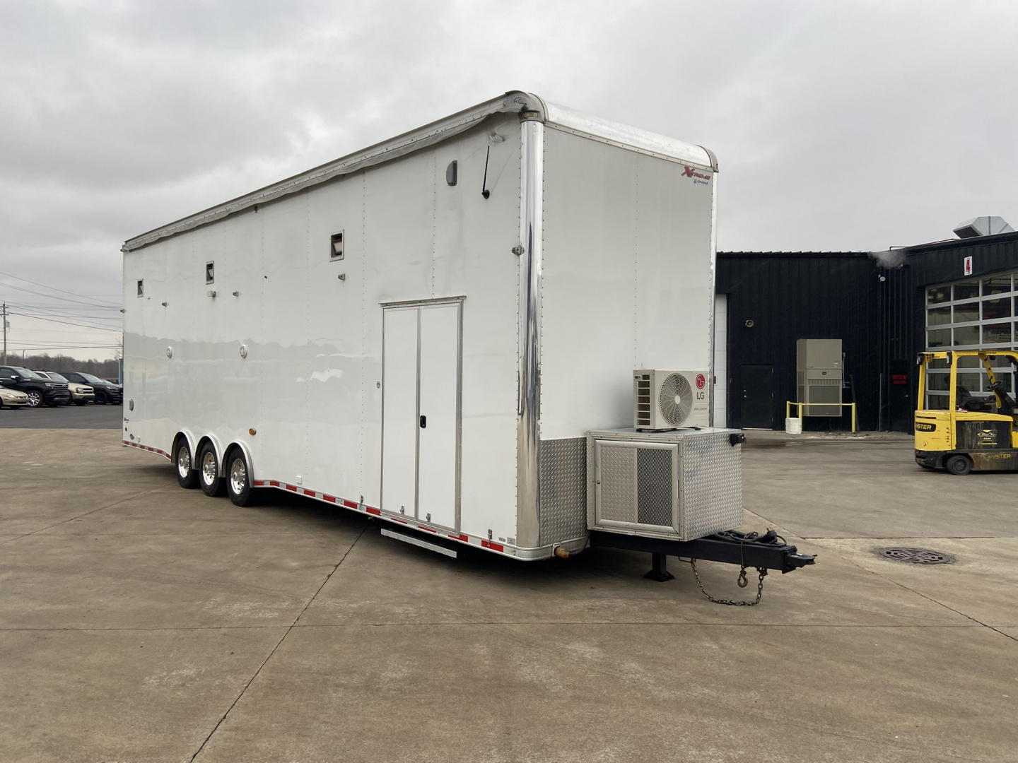 Used 36' United Extreme W/ Dragster Lift 2011