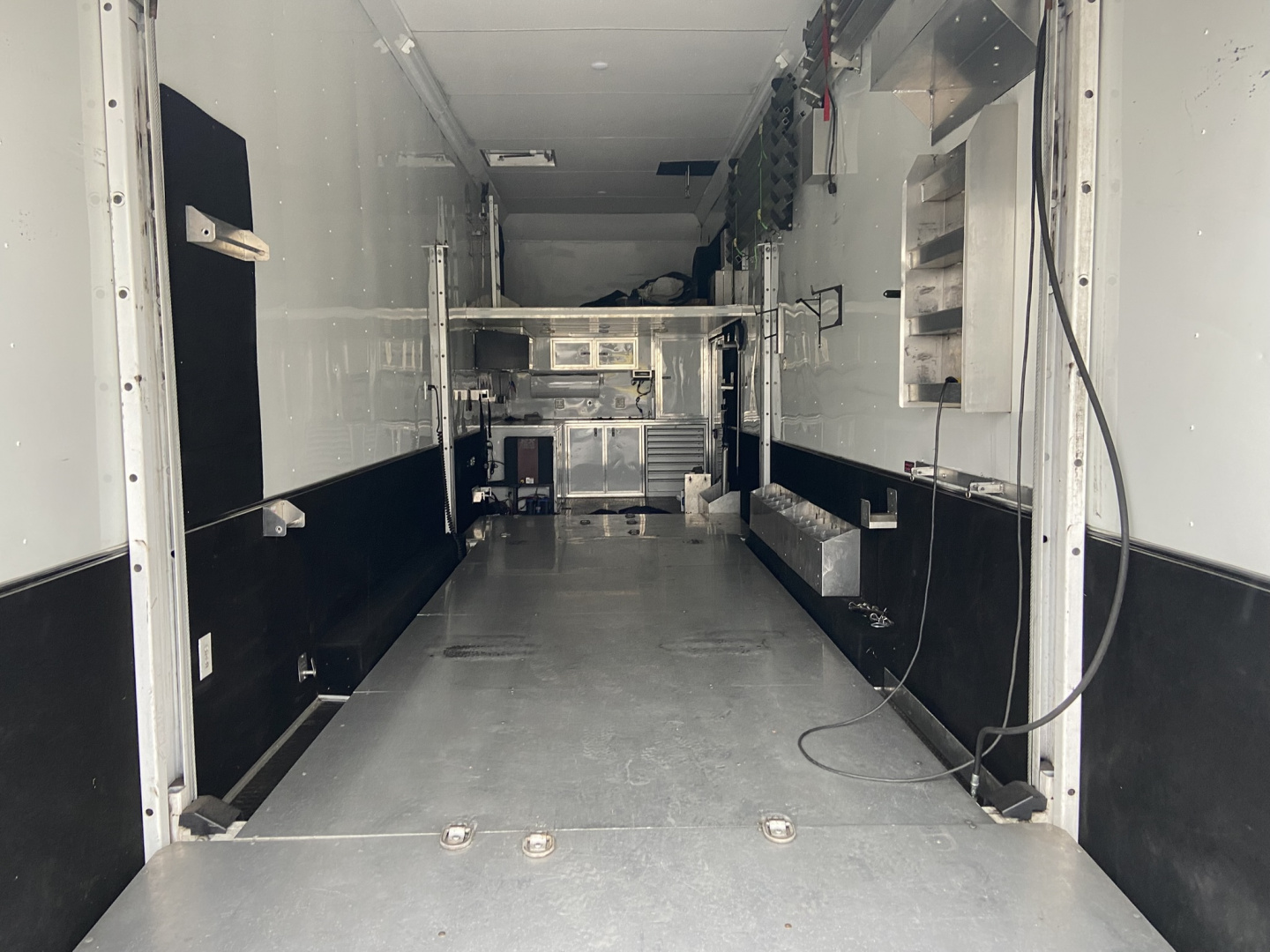 Used 36' United Extreme W/ Dragster Lift 2011