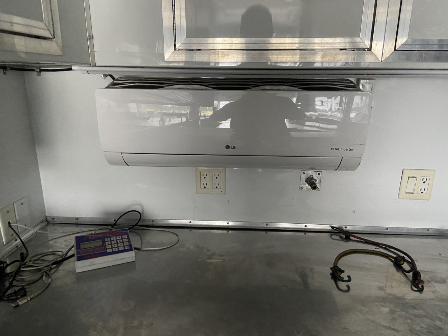 Used 36' United Extreme W/ Dragster Lift 2011