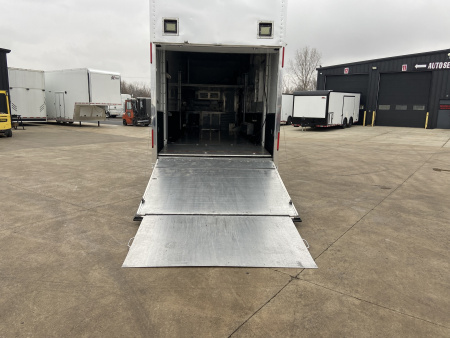 Used 36' United Extreme W/ Dragster Lift 2011