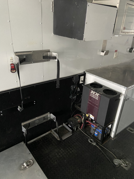 Used 36' United Extreme W/ Dragster Lift 2011