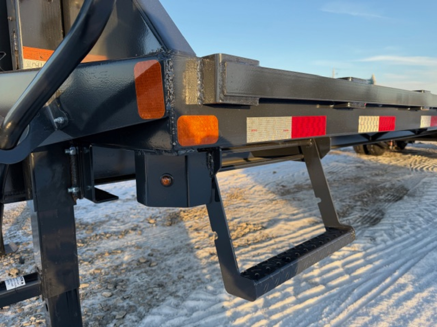 New 2026 Hillcrest 35' Deckover Gooseneck - 22K