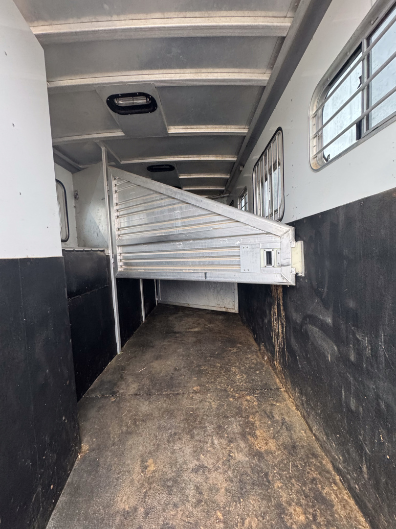 Used 2000 Exiss Trailers 4H LQ Horse Trailer