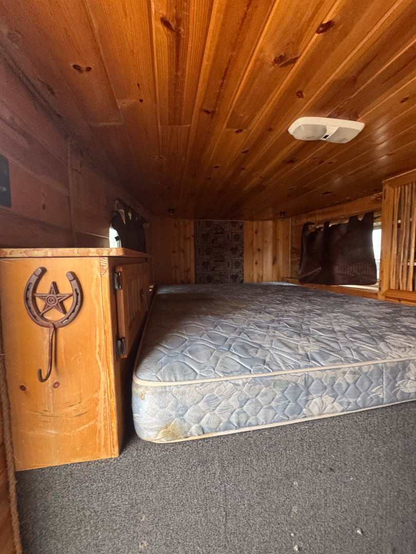 Used 2000 Exiss Trailers 4H LQ Horse Trailer