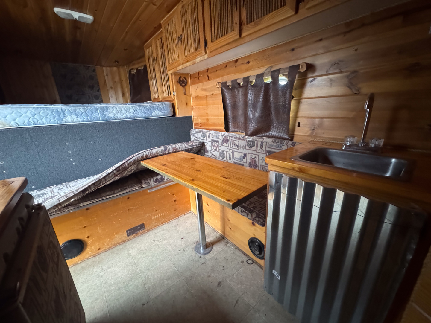 Used 2000 Exiss Trailers 4H LQ Horse Trailer