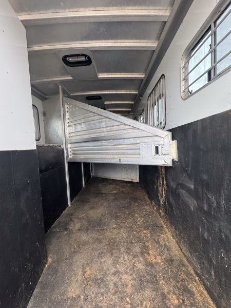 Used 2000 Exiss Trailers 4H LQ Horse Trailer