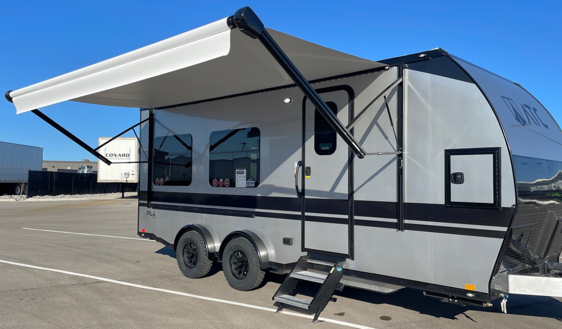 New ATC PLA 450 (2016 FRONT KITCHEN) Aluminum Toy Hauler
