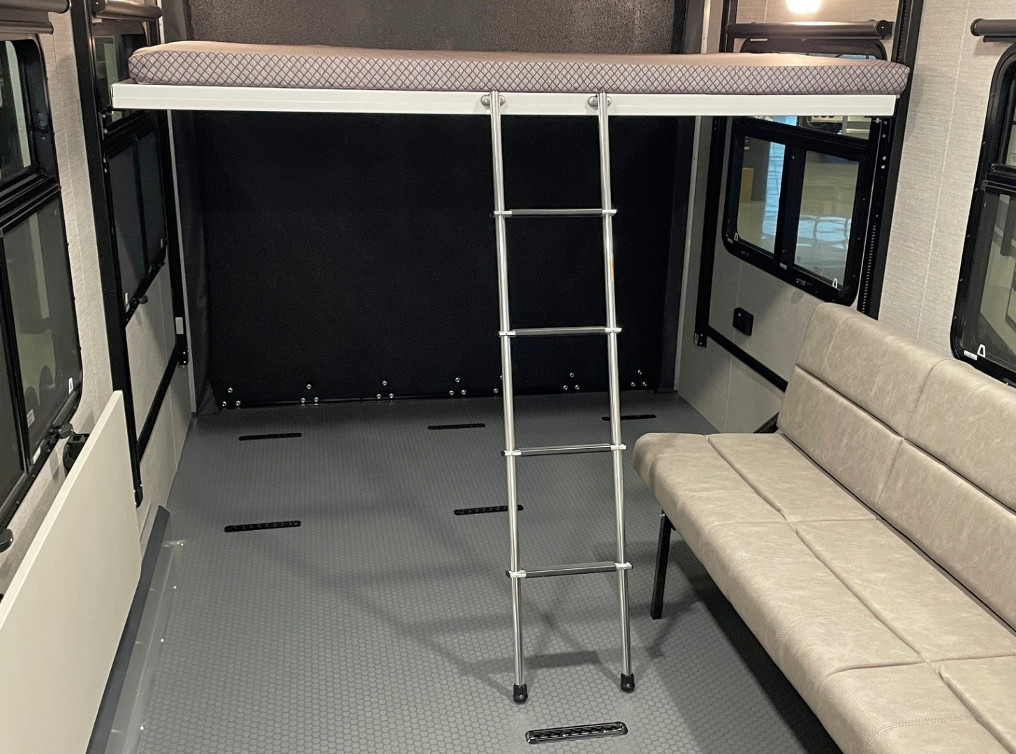 New ATC PLA 450 (2016 FRONT KITCHEN) Aluminum Toy Hauler