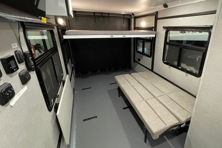 New ATC PLA 450 (2016 FRONT KITCHEN) Aluminum Toy Hauler