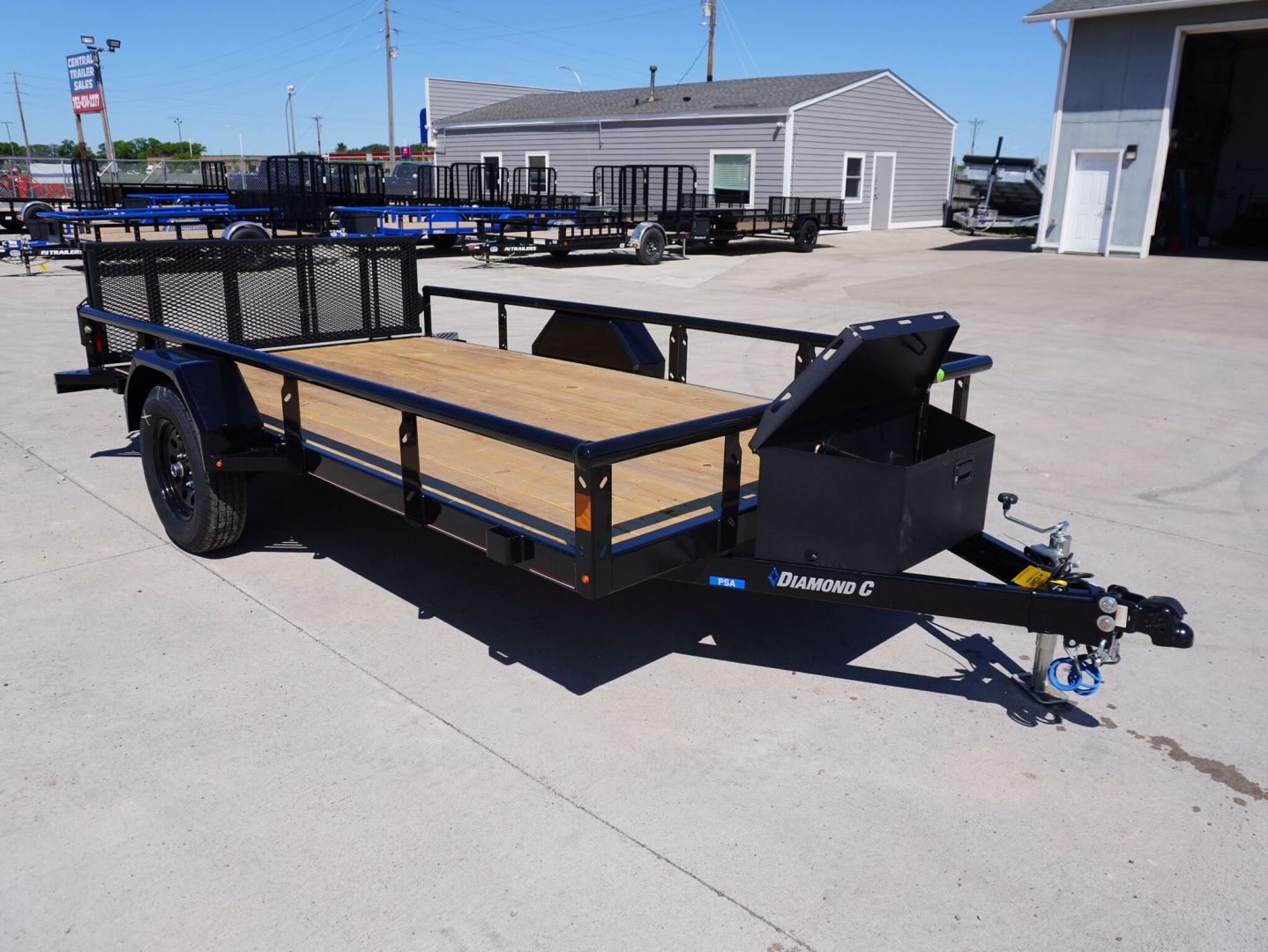 New 2025 Diamond C Trailers 135 77'x12ft Utility