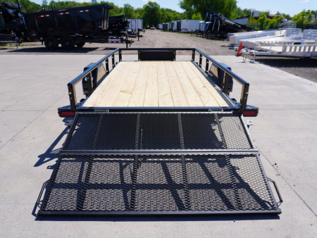 New 2025 Diamond C Trailers 135 77'x12ft Utility