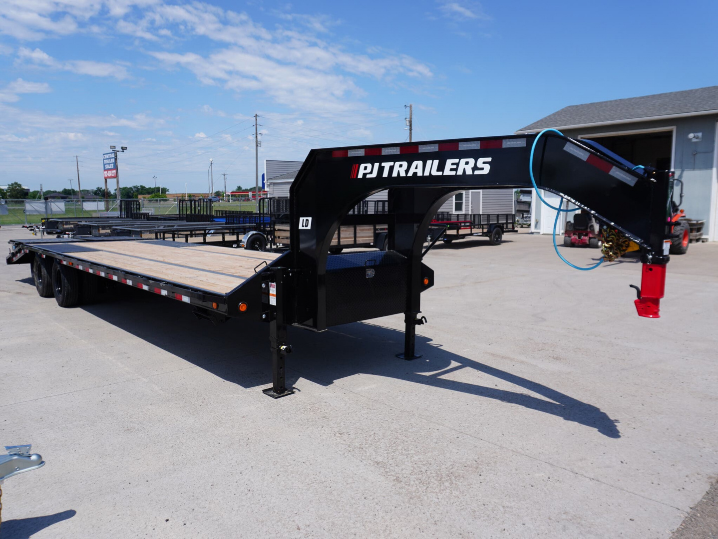 New 2026 PJ Trailers 30ft Gooseneck Deckover