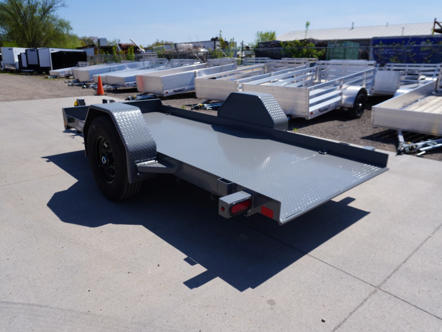 New 2025 Diamond C Trailers 107 59'x12ft Tilt