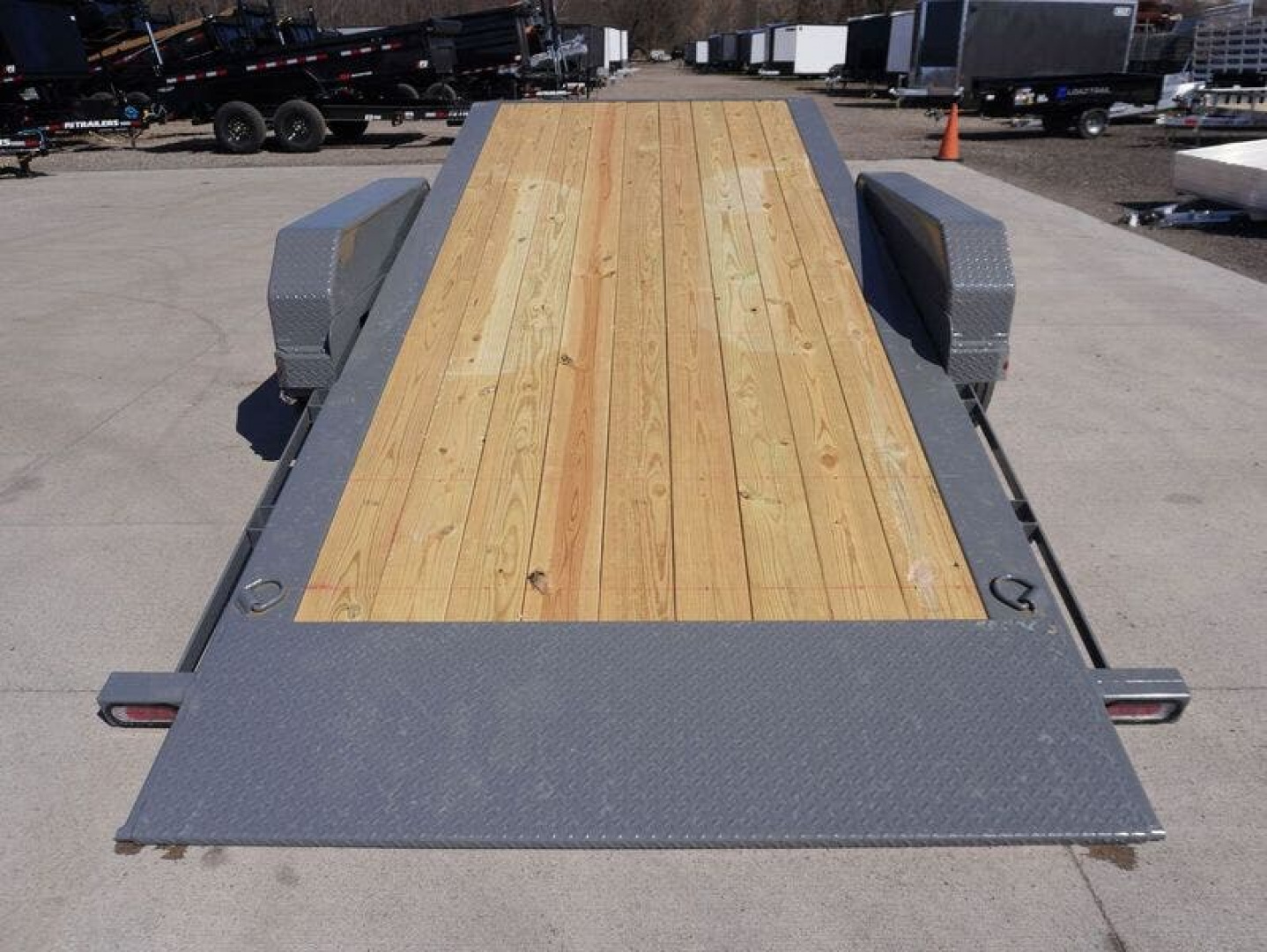 New 2025 Diamond C Trailers 207 20ft Tilt